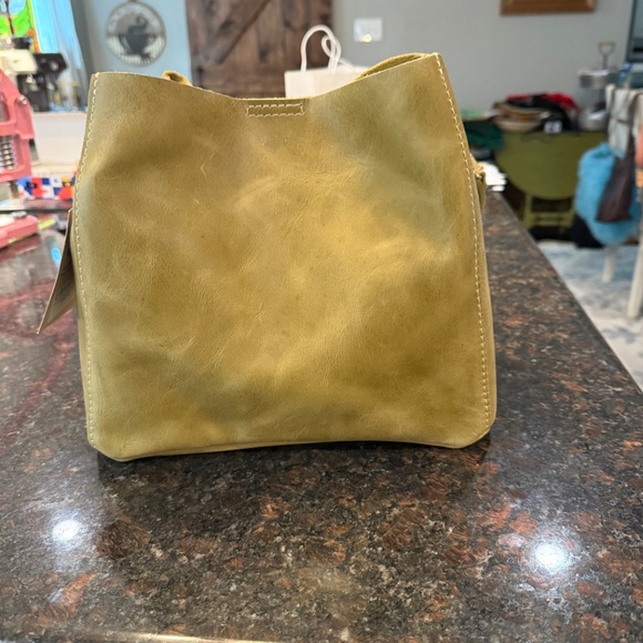 Portland Leather Goods Anjou Butterfly Bag - Picture 2 of 3